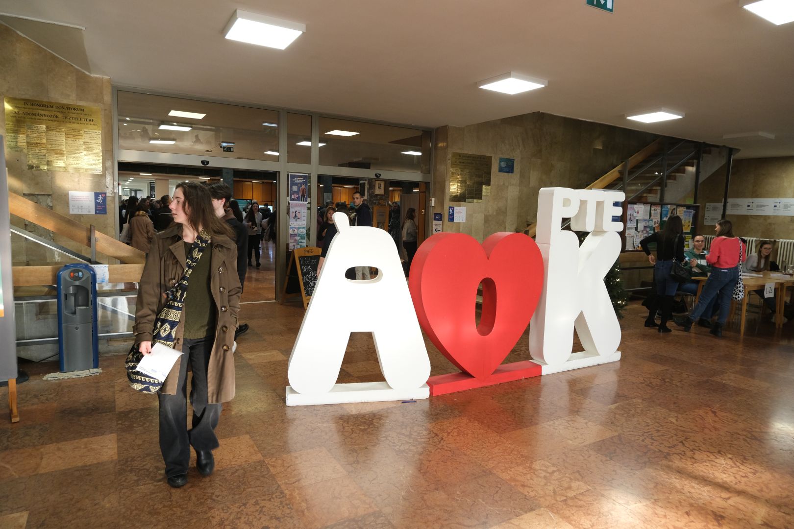 https://felvi.aok.pte.hu/static-files/53850/DSCF7136._w_1920_h_1080.JPG