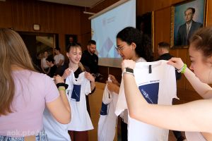 https://felvi.aok.pte.hu/static-files/54158/DSCF0353._w_300_h_300.jpg