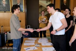 https://felvi.aok.pte.hu/static-files/54174/DSCF0330._w_300_h_300.jpg