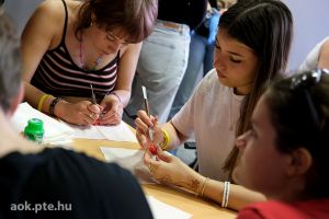 https://felvi.aok.pte.hu/static-files/54250/DSCF0223_1._w_300_h_300.jpg
