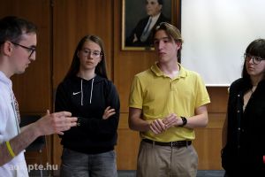 https://felvi.aok.pte.hu/static-files/54268/DSCF0195_1._w_300_h_300.jpg