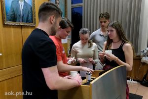 https://felvi.aok.pte.hu/static-files/54299/DSCF0157_1._w_300_h_300.jpg