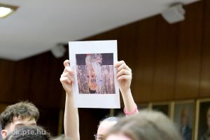 https://felvi.aok.pte.hu/static-files/54323/DSCF0128_1._w_300_h_300.jpg