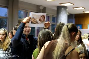 https://felvi.aok.pte.hu/static-files/54324/DSCF0127_1._w_300_h_300.jpg