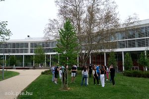 https://felvi.aok.pte.hu/static-files/54332/DSCF0115_1._w_300_h_300.jpg