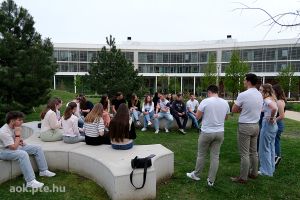 https://felvi.aok.pte.hu/static-files/54359/DSCF0084_1._w_300_h_300.jpg