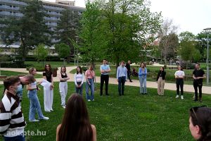 https://felvi.aok.pte.hu/static-files/54380/DSCF0058_1._w_300_h_300.jpg