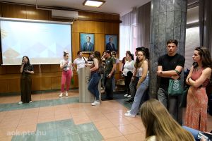 https://felvi.aok.pte.hu/static-files/54384/DSCF0054_1._w_300_h_300.jpg