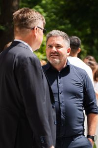 https://felvi.aok.pte.hu/static-files/55703/aok_parkavatas_20250519_036_kerekes._w_300_h_300.jpg