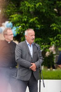 https://felvi.aok.pte.hu/static-files/55725/aok_parkavatas_20250519_058_kerekes._w_300_h_300.jpg