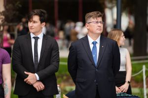 https://felvi.aok.pte.hu/static-files/55726/aok_parkavatas_20250519_059_kerekes._w_300_h_300.jpg