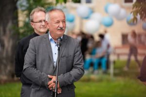 https://felvi.aok.pte.hu/static-files/55727/aok_parkavatas_20250519_060_kerekes._w_300_h_300.jpg