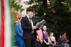 https://felvi.aok.pte.hu/static-files/55741/aok_parkavatas_20250519_074_kerekes._w_300_h_300.jpg