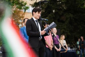 https://felvi.aok.pte.hu/static-files/55742/aok_parkavatas_20250519_075_kerekes._w_300_h_300.jpg