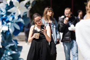 https://felvi.aok.pte.hu/static-files/55796/aok_parkavatas_20250519_129_kerekes._w_300_h_300.jpg