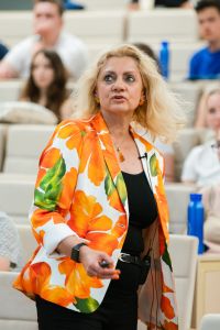 https://felvi.aok.pte.hu/static-files/56050/Nyari_tabor_20250625_253_kerekes._w_300_h_300.jpg
